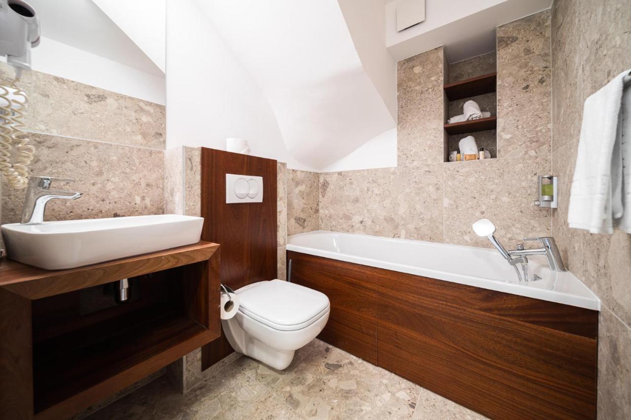 Residence Tropic Appart Hotel Saint-Gilles Les Bains Exterior photo