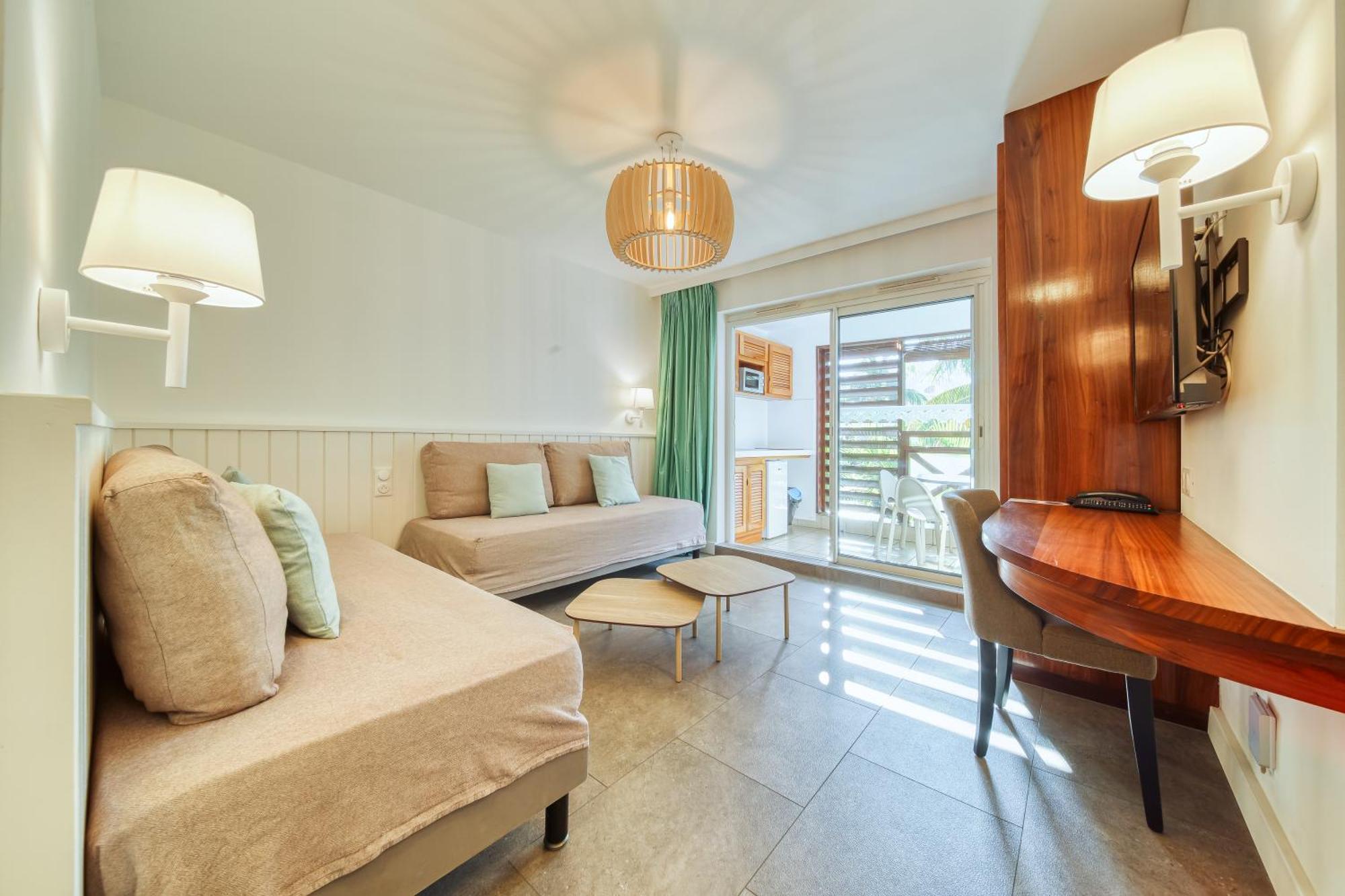 Residence Tropic Appart Hotel Saint-Gilles Les Bains Exterior photo